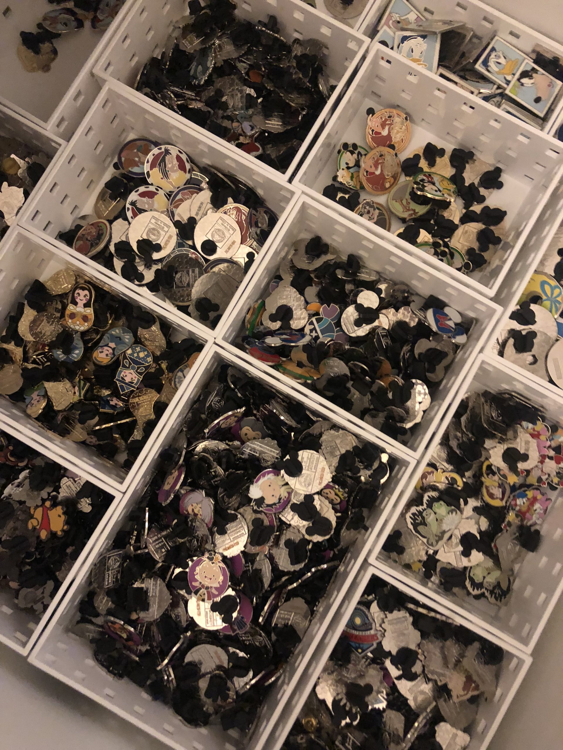 10 Pin - Disney Pin Grab Bag - 100% Authentic - Trade w/ Cast Members -  Collect Random Pins