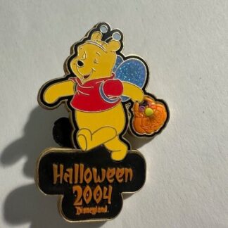 DISNEY DLR HALLOWEEN 2004 WINNIE THE POOH PIN LE 1500 (E4)