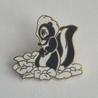 DLP Disney Paris Disneyland Flower Skunk From Bambi F0