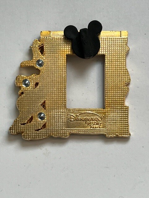 DLP Paris Fathers Day 2002 Goody Picture Frame Disney Pin (C6) - Image 3