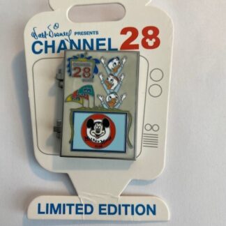 DLR Channel 28 Wonderful World Of Disney Guide  WDMMC TV Disney Pin (B)