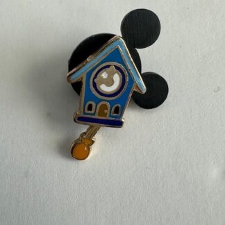 DLR - Cuckoo Clock - Pinocchio Map 2004 Disney Pin E0