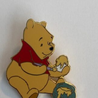 DLR Easter 2002 Pooh Painting With Hunny Paint Brush Disney Pin LE (B4)