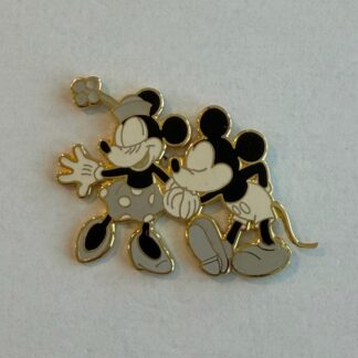 DLR - Mickey and Minnie - Hand Kiss - Black and White 2002 Disney Pin H5