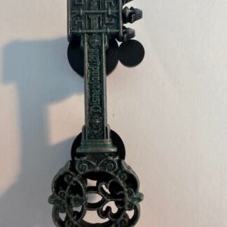 Diney 2018 Haunted Mansion Bats Day Goth Skeleton Key LE 3000 Pin (D4)