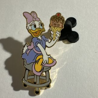 Disney DSF DSSH PTD LE 300 Daisy Duck on Stool Pin Trader Delight (C9)