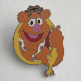 Disney Parks Muppets Muppet Fozzie Bear Pin Rubber Chicken Wocka F0