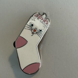 HKDL KARIBUNI MARKETPLACE SOCKS GAME MARIE Disney Pin (A4)
