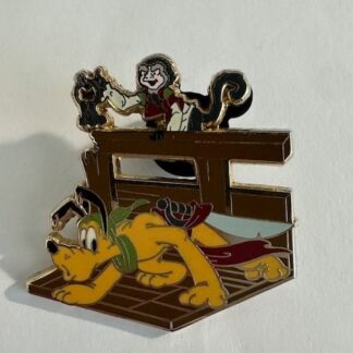 Pirates of the Caribbean Starter Set 2009 Pluto Disney Pin C3