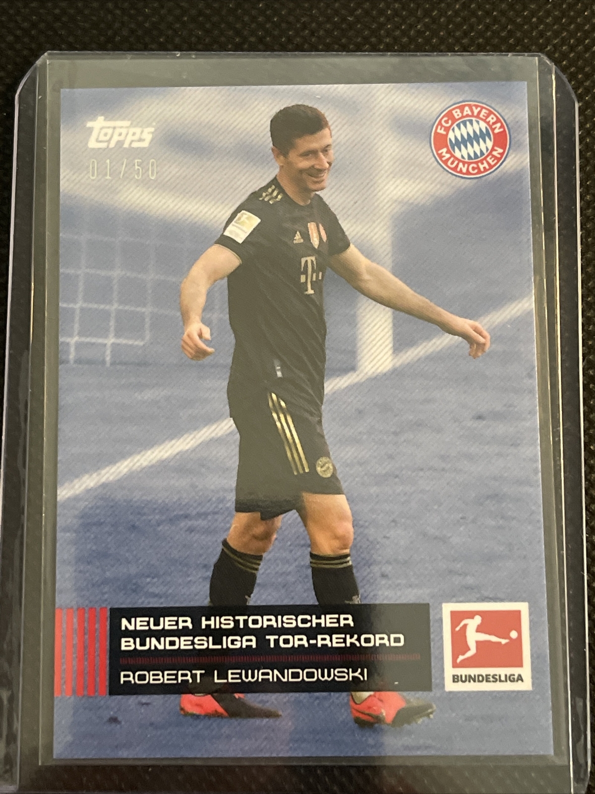 Robert Lewandowski 2020-21 Topps Bundesliga Stars Of The Season BLUE /50