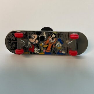 Skateboard Mickey and the Gang Goofy Pluto Donald Disney Pin F3
