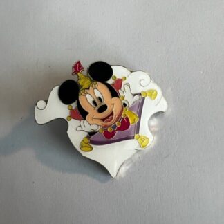 TDR Minnie Mouse Magic Carpet Game Prize Arabian Coast 2013 Disney Pin (C1)