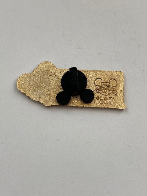 Team Park Challenge Mickey Mouse Disney Pin (B4) - Image 3