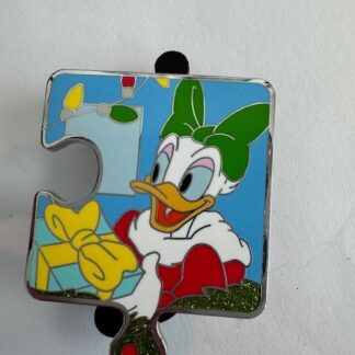 Disney 2023 Mickey Mouse And Friends Christmas Puzzle Pin LE 350 DAISY DUCK (C0)