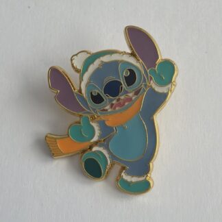 Disney Loungefly Lilo & Stitch Winter Pin Stitch Hat Scarf H1