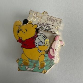 Japan - Pooh and Piglet - Bus Stop Pleaz - JDS 2001 Disney Pin E7
