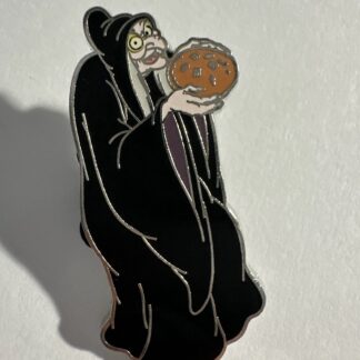 Old Hag Apple Pie PALM Snow White and the Seven Dwarfs Disney Pin G1