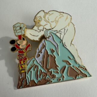 WDW Gold Card Expedition Everest Mickey Mouse With Yeti Disney Pin (A2)