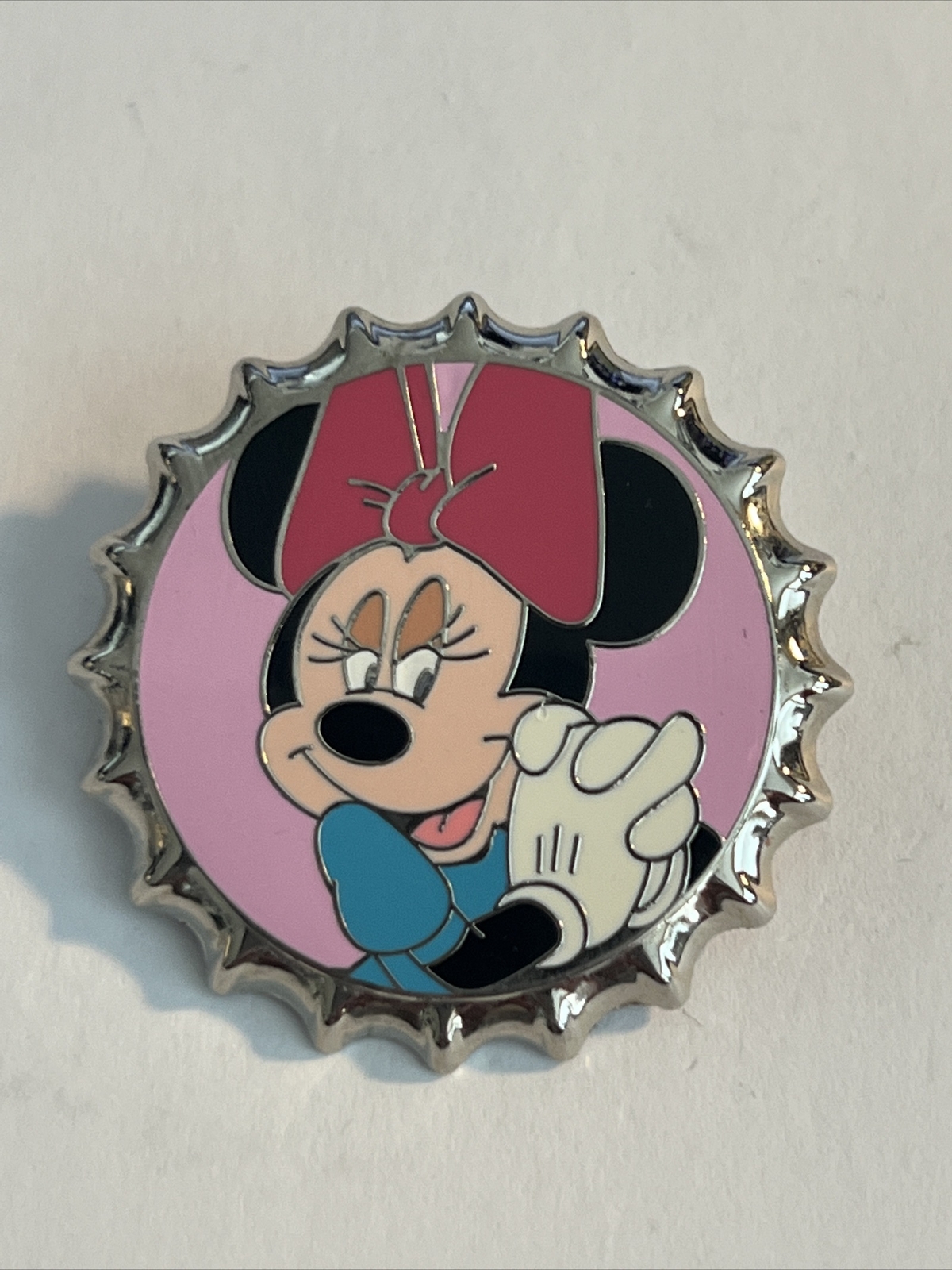 WDW Mystery Disney Character Bottle Caps Minnie Mouse LE 500 Disney Pin 69849 A7