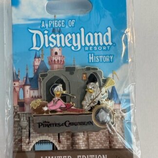 DL Piece Of Disney History 2014 Pirates Of The Caribbean Donald Disney Pin (B)