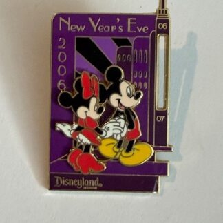 DLR - New Year's Eve 2006 - Puzzle - Mickey and Minnie 2011 Disney Pin E4