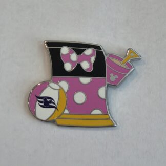 Disney Cruise Line DCL Beach Towel Minnie Mouse Hidden Mickey Pin H4