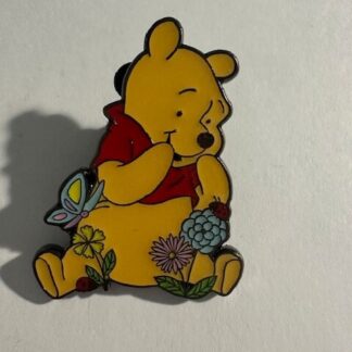 Disney Loungefly Winnie The Pooh Flower Pin Pooh Bear (E8)