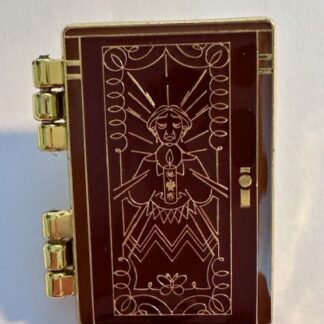 Disney Pin Loungefly Encanto Hinged Door Series Abuela Alma Madrigal (A0)