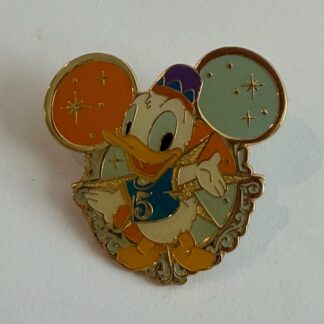 Disney Tokyo DisneySea 5th Anniversary Game Prize Donald Duck Disney Pin E2
