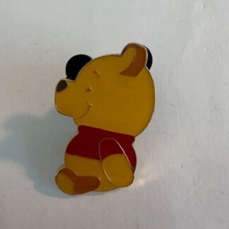 Disney Winnie the Pooh Tokyo Sitting Pin (D3)
