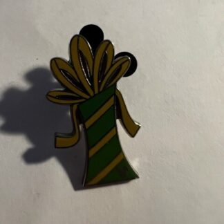 Hidden Mickey 2019 Goofy’s Present Green And Yellow Disney Pin (C2)