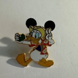 Japan - Donald Duck - Travelers - TDL Disney Pin F2