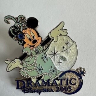 Japan - Minnie Mouse - Dramatic Disney SEA 2005 - TDS Disney Pin B7