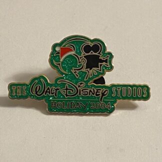 The Walt Disney Studios Holiday 2004 Camera Mickey Disney Pin LE450 (A3)