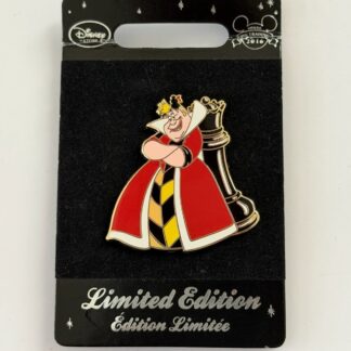 UK DS Queen of Hearts - Chess Piece - Alice in Wonderland 2016 Disney Pin B