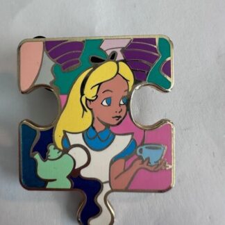 DISNEY CHARACTER CONNECTION MYSTERY PUZZLE ALICE IN WONDERLAND PIN LE 400 (D2)