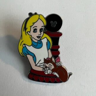 DLR 2008 Hidden Mickey Alice In Wonderland Chess Alice Dinah Disney Pin (C1)