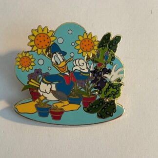 DLR Topiary Collection Donald Daisy Duck Surprise Release Garden Disney Pin A6
