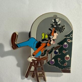 DS - Goofy - Mistletoe - Holiday Decorating Disney Pin B9