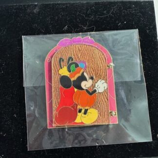 DS Mickey Minnie Trick Or Treat Doors Halloween LE 250 Disney Pin (B)