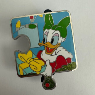 Daisy Mickey Friends Holiday Character Connection Puzzle LE 350 Disney Pin (E9)
