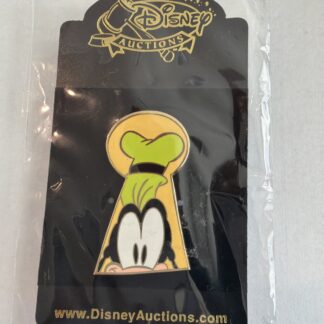 Disney Auction Goofy Keyhole Pin B
