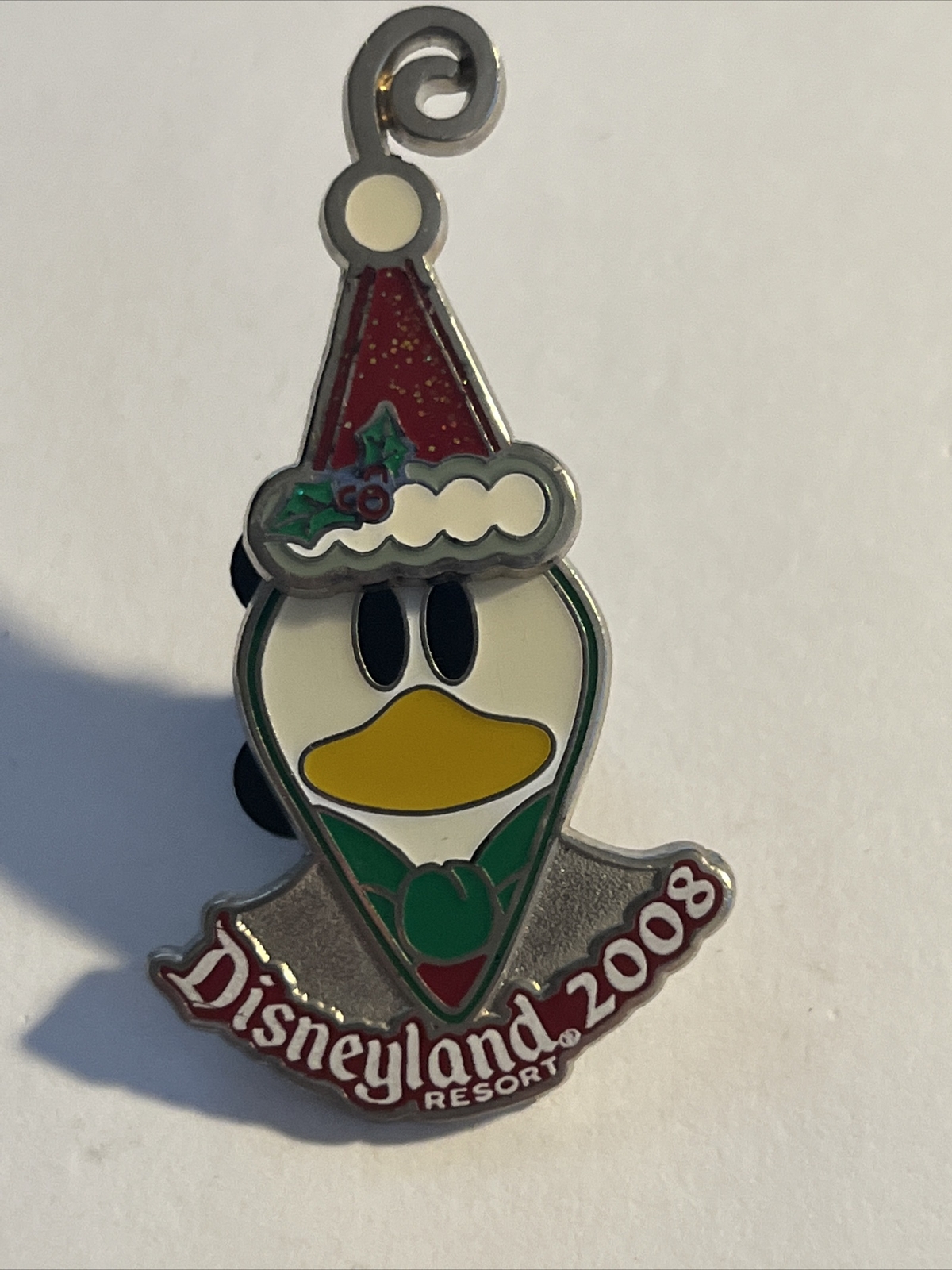 Disney Pin DLR Cute Donald in Santa Hat Surprise Release Pin LE500 (A3)