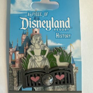 Disney Snow White A Piece Of Disneyland History LE 2000 Pin