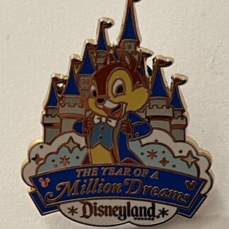 Disneyland Year Of A Million Dreams Pin Chip and Dale Castle (B6)