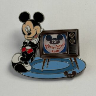 Mickey Leaning on a Lenticular TV Mickey Mouse Club 70th Anniv 25' Disney Pin H7
