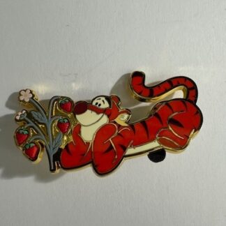 Tigger Winnie the Pooh and Friends Strawberry Free D 2025 Disney Pin F7