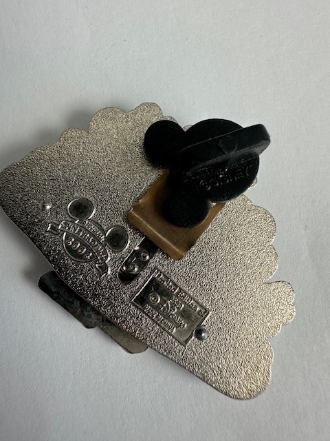 DLR Mickey & Minnie Mouse 2002 Ground Hog Day See Shadow Disney Pin B4 - Image 3