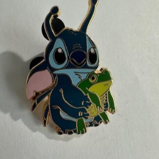 DLRP backstamped Stitch holding frog Paris Disney Pin E3