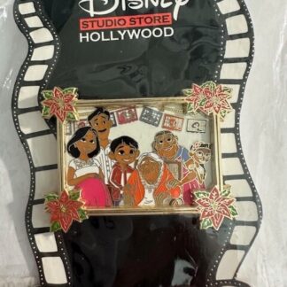 Disney Family Holiday Christmas Portrait LE 300 Pin DSF DSSH Coco (B)